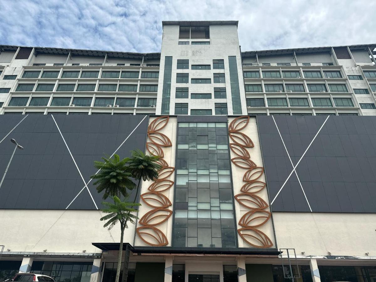 Summer Suites Apartment-The Summer Shopping Mall Kota Samarahan Exterior photo